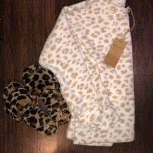 Cheetah Sherpa by Thread & Supply: BRAND NEW NEVER WORN!